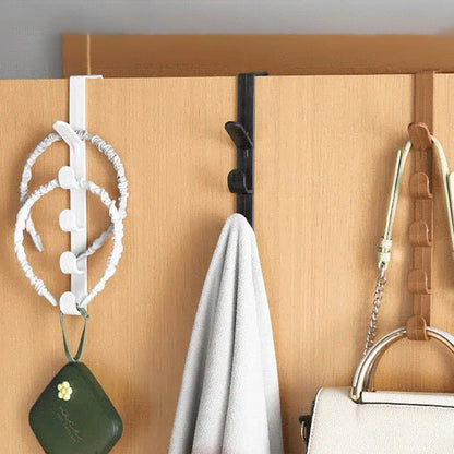 Crochet peu encombrant à fixer au-dessus de la porte